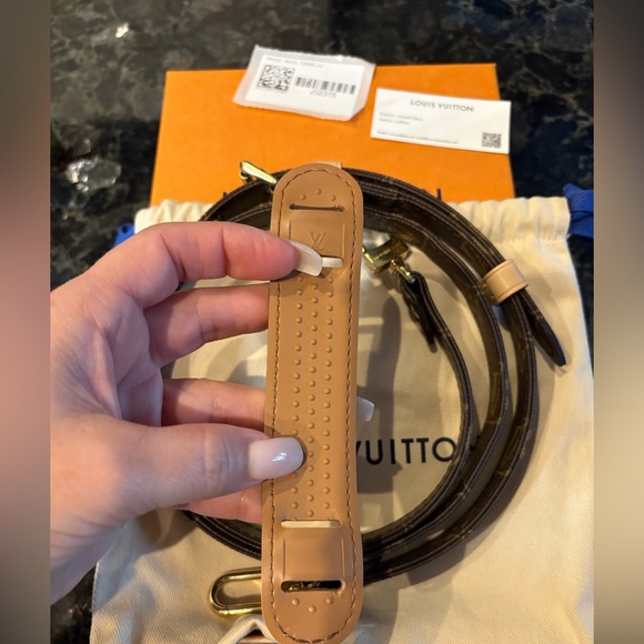 ‼️SOLD‼️Brand New Louis Vuitton adjustable shoulder strap - Picture 6 of 10